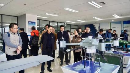成都市無人機產業(yè)協(xié)會會長李永光一行到訪羚控科技